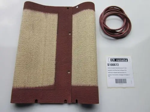 Isolierung von Remeha, bestehend aus einem braun-weiß gestreiften Material und einem roten Kabel. Beiliegt ein Etikett mit Artikelnummer und Produktbeschreibung.